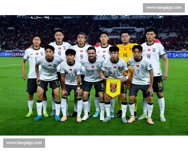 中国男足迎战卡塔尔，赛场较量背后的战术博弈与未来挑战